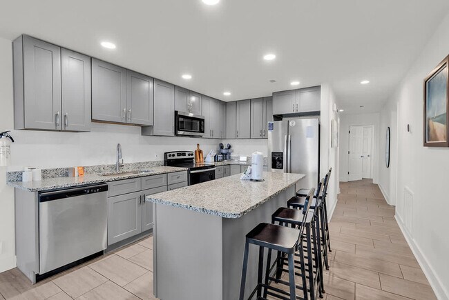 Building Photo - 511 S Ocean Blvd