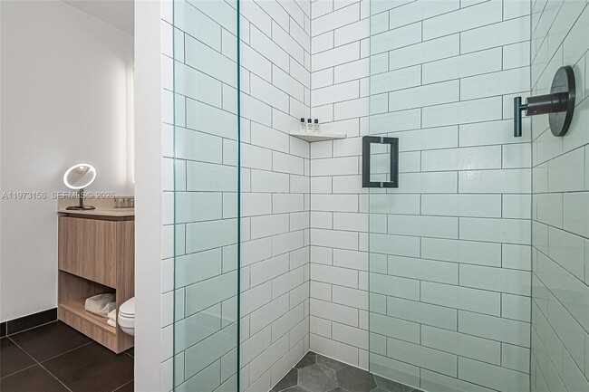 Building Photo - 398 NE 5th St