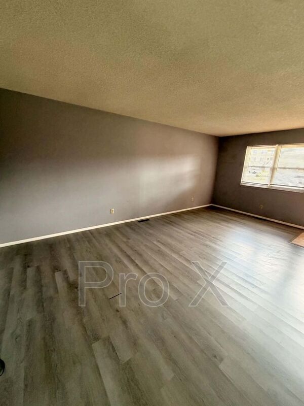 Building Photo - 3833 College View Dr