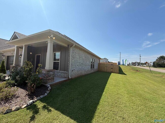 Building Photo - 24008 Quints Dr