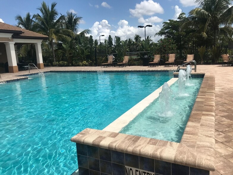 Pool - 26141 Palace Ln