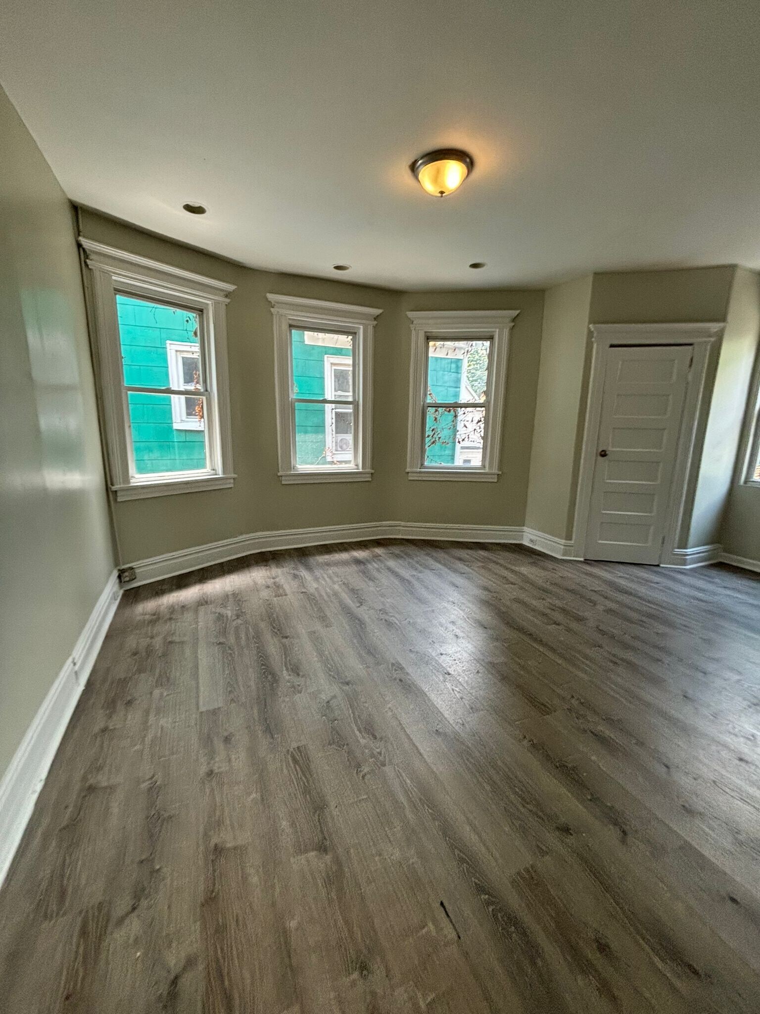 15 Davis Ave 2 - 17 Davis Ave