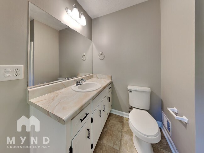 Building Photo - 2475 Suncrest Ct