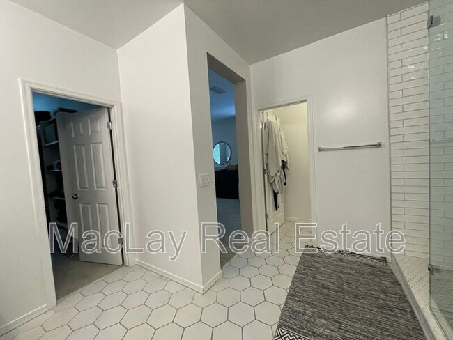 Building Photo - 25541 N 21st Ave