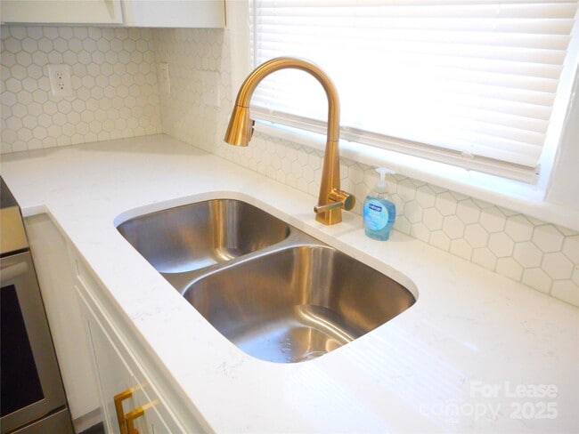 Building Photo - 1336 Bethel Rd