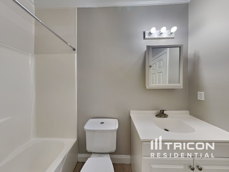 Building Photo - 2708 N Screech Owl Ave