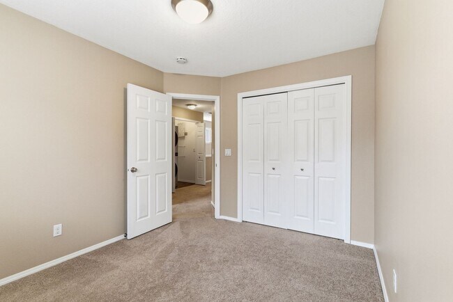 Building Photo - 17208 SW Pleasanton Ln