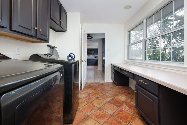 Building Photo - 6605 Countess Adria St