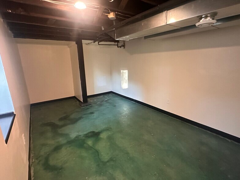 Building Photo - 718 Griggs St N