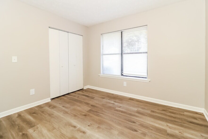 Building Photo - 5427 Covent Way