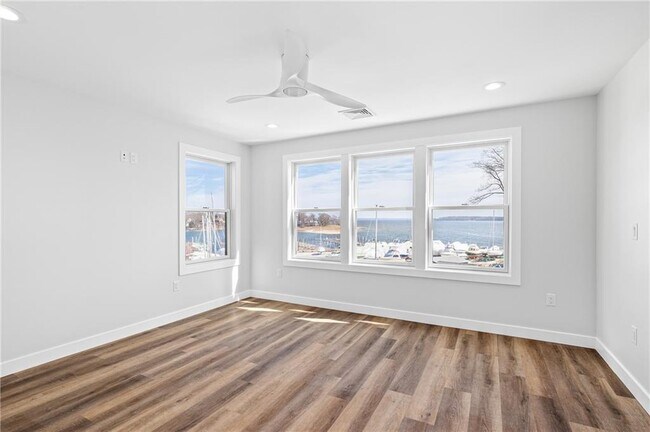 Building Photo - 47 Arnolds Neck Dr