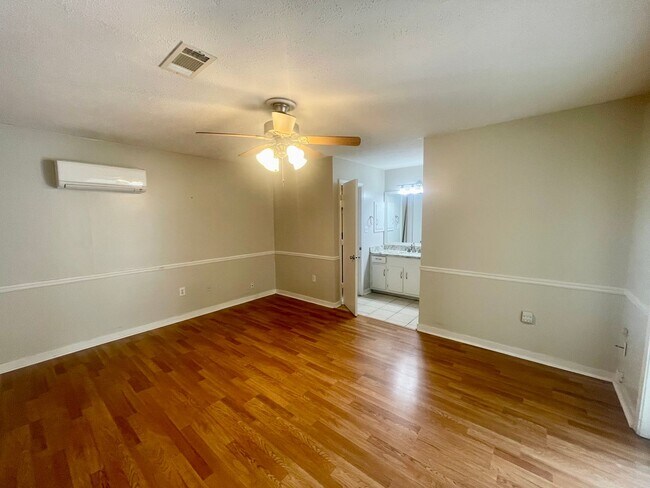Building Photo - 3/2 for Rent in Madison!