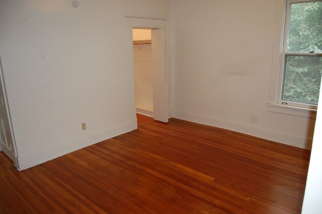 Building Photo - 1742 S 14th St