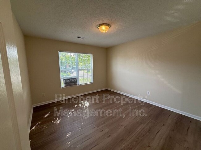 Building Photo - 1033 Park Meadow Dr