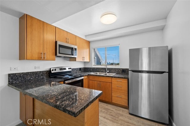 Building Photo - 585 Glenneyre St