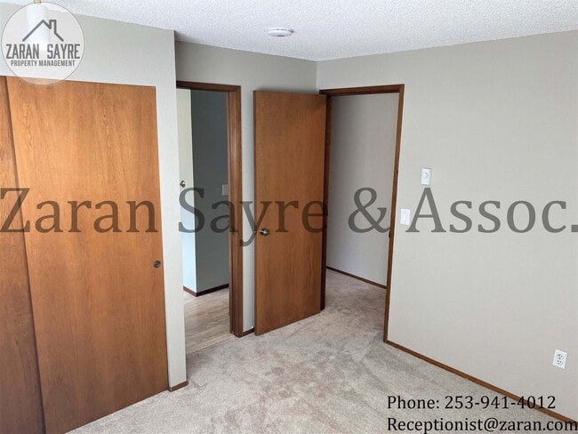 Building Photo - 428 - Spectacular Townhouse with Ultimate Privacy