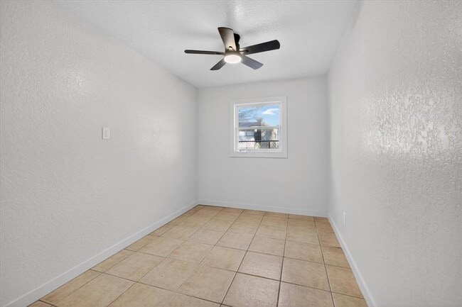 Building Photo - 773 W Harbor Dr S