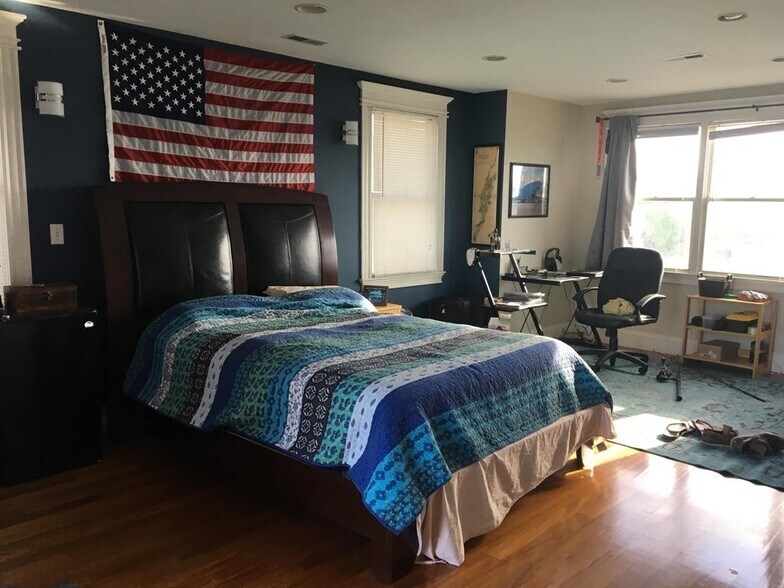 Building Photo - 536 Dorchester Ave