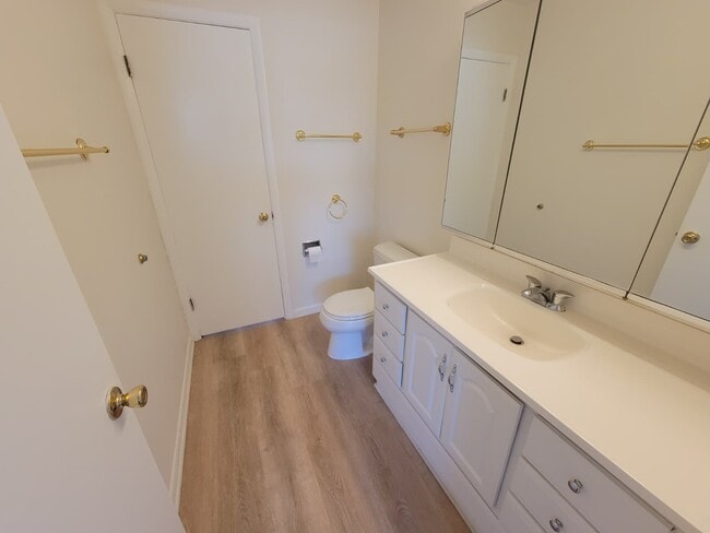 Building Photo - 724 Whitesail Dr