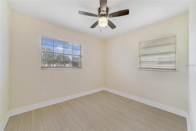 Building Photo - 30 W Hammon Dr