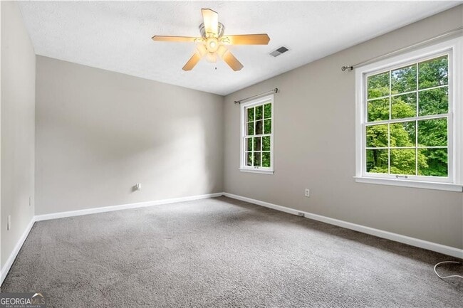 Building Photo - 4752 Forest Glen Ct NE