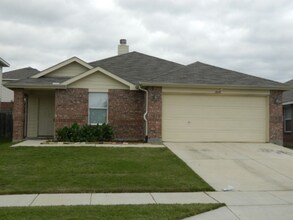 Building Photo - Move in special!! Nice Single Story in Saginaw Area