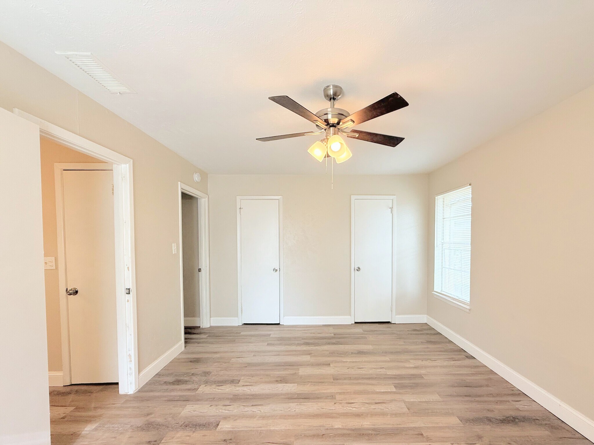 Building Photo - 4075 Old Bonham Rd