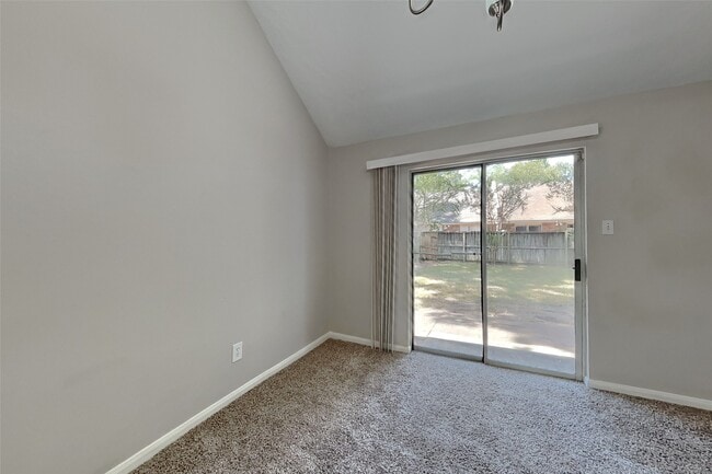Building Photo - 1745 Fay Dr