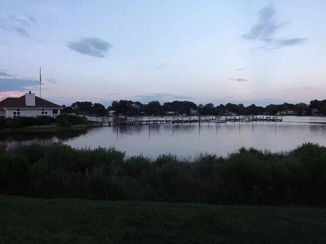 Building Photo - 219 Island Cove Ct