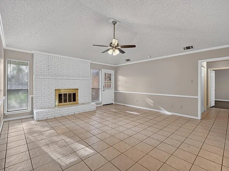 Building Photo - 828 Haverford Ln