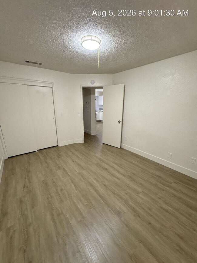 Building Photo - 2113 W Inyo Ave