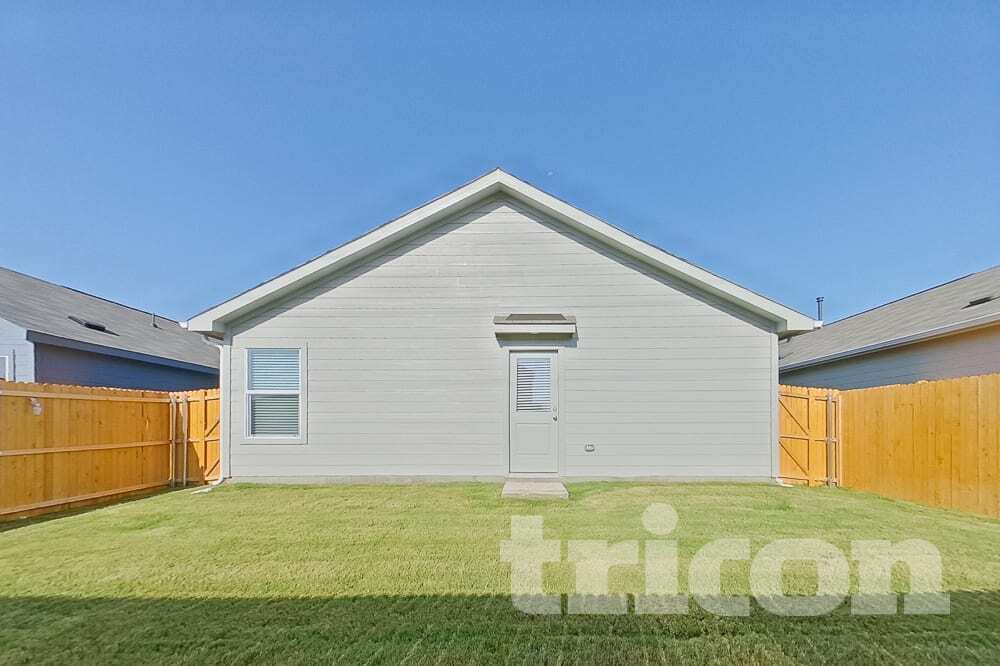 Building Photo - 911 Ponderosa Ln