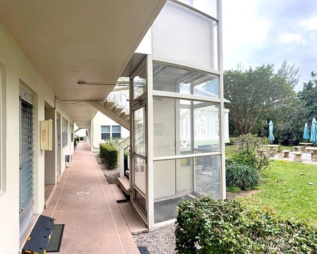 Building Photo - 63 Windsor C