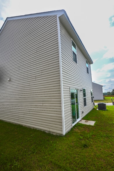 Building Photo - 1031 Peaceful Fawn Dr