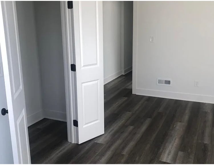 Building Photo - 2124 E Somerset St