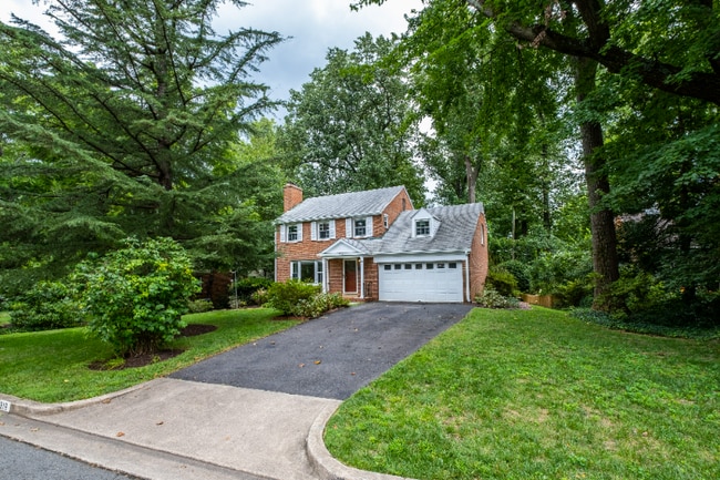 Building Photo - 316 Forest Dr