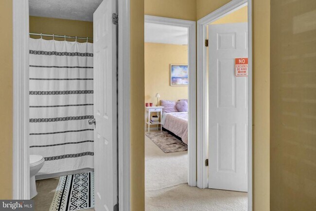 Building Photo - 6389 Fenestra Ct