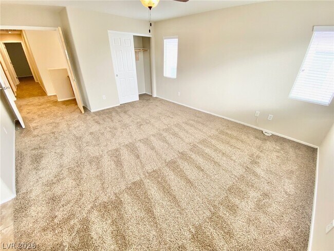 Building Photo - 1015 Maple Pines Ave