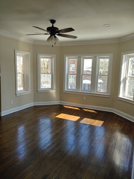 Building Photo - 8016 S Marshfield Ave