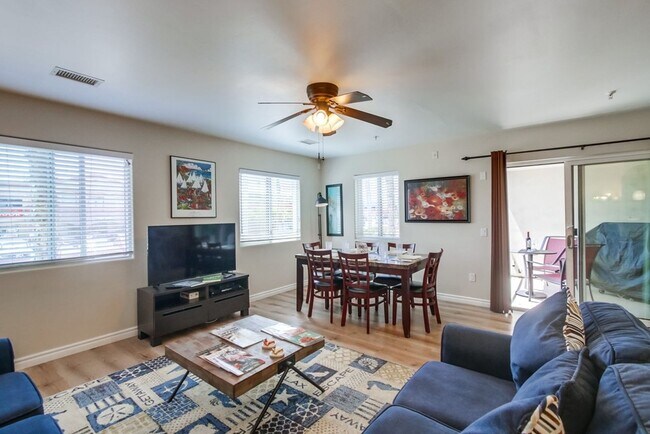 Building Photo - Steps From The Beach w/ All Utilities Included Available Jan - May 2025