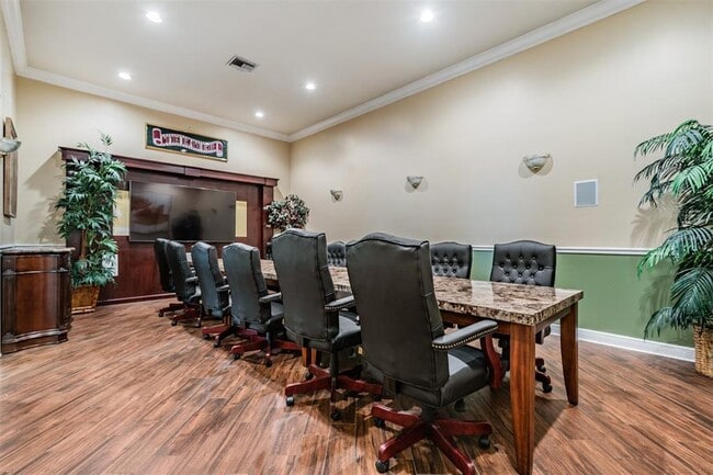 Building Photo - 10108 Courtney Oaks Cir