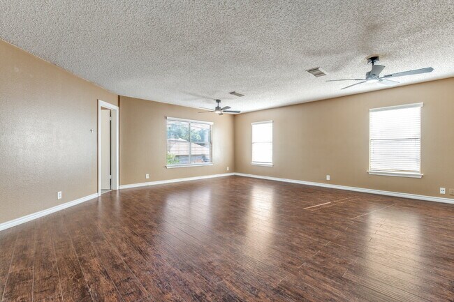 Building Photo - 9631 Hillside Trail