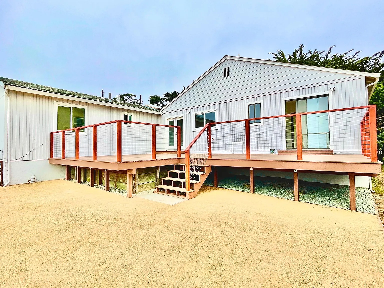 Deck and patio - 544 Vista Mar Ave