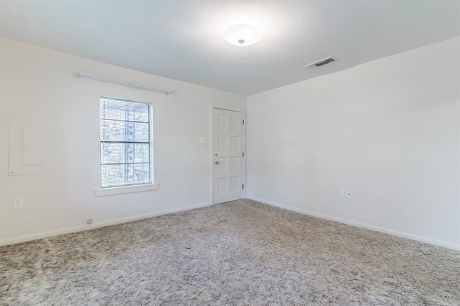 Building Photo - 11290 FM 1484 Rd