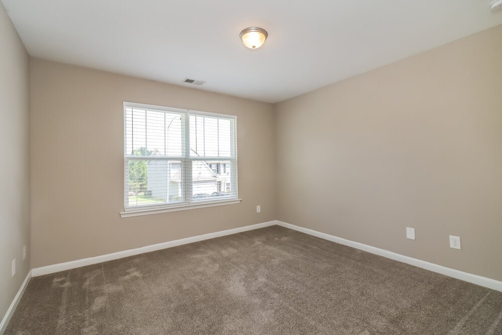 Building Photo - 602 Fieldcrest Dr