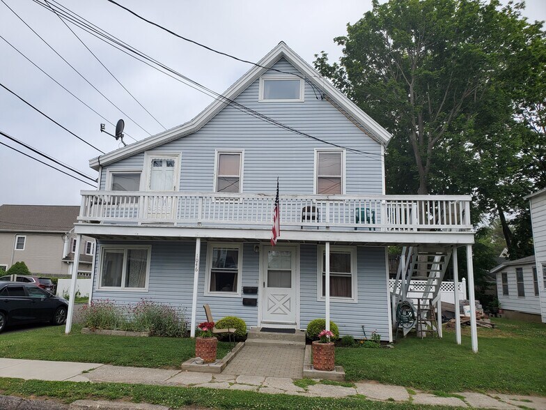 Building Photo - 1046 E Broadway