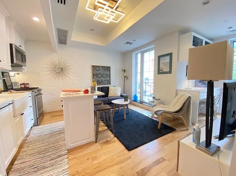 Building Photo - 21 N Henry St