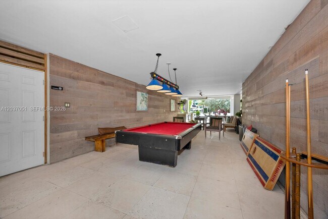 Building Photo - 1076 NE Little River Dr