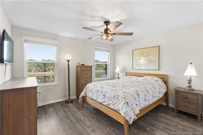 Building Photo - 3931 SE Mentmore Ln