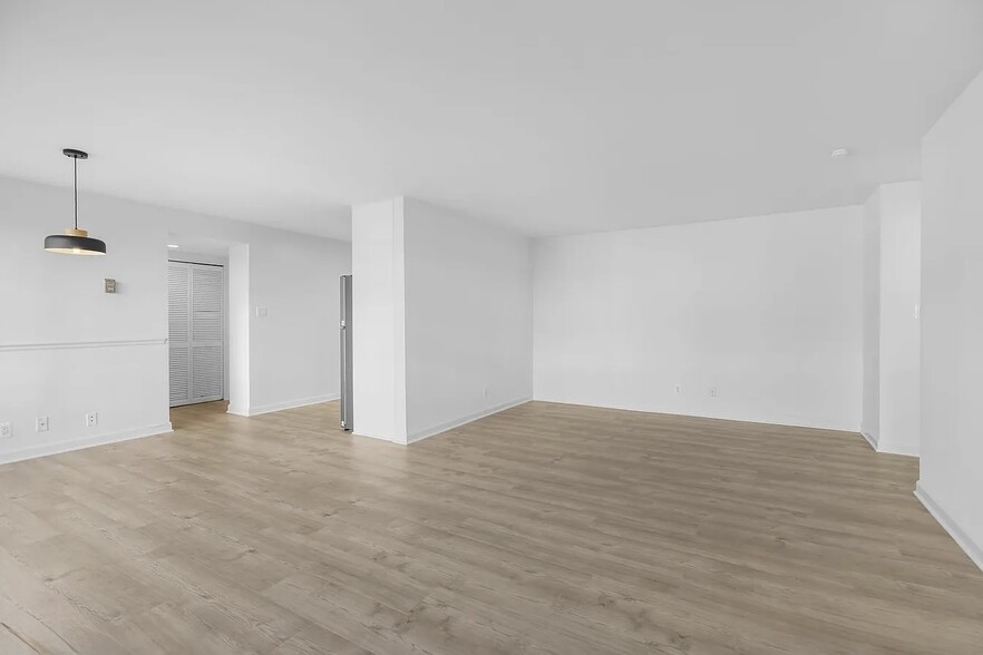 Office Area - 5851 Quantrell Ave